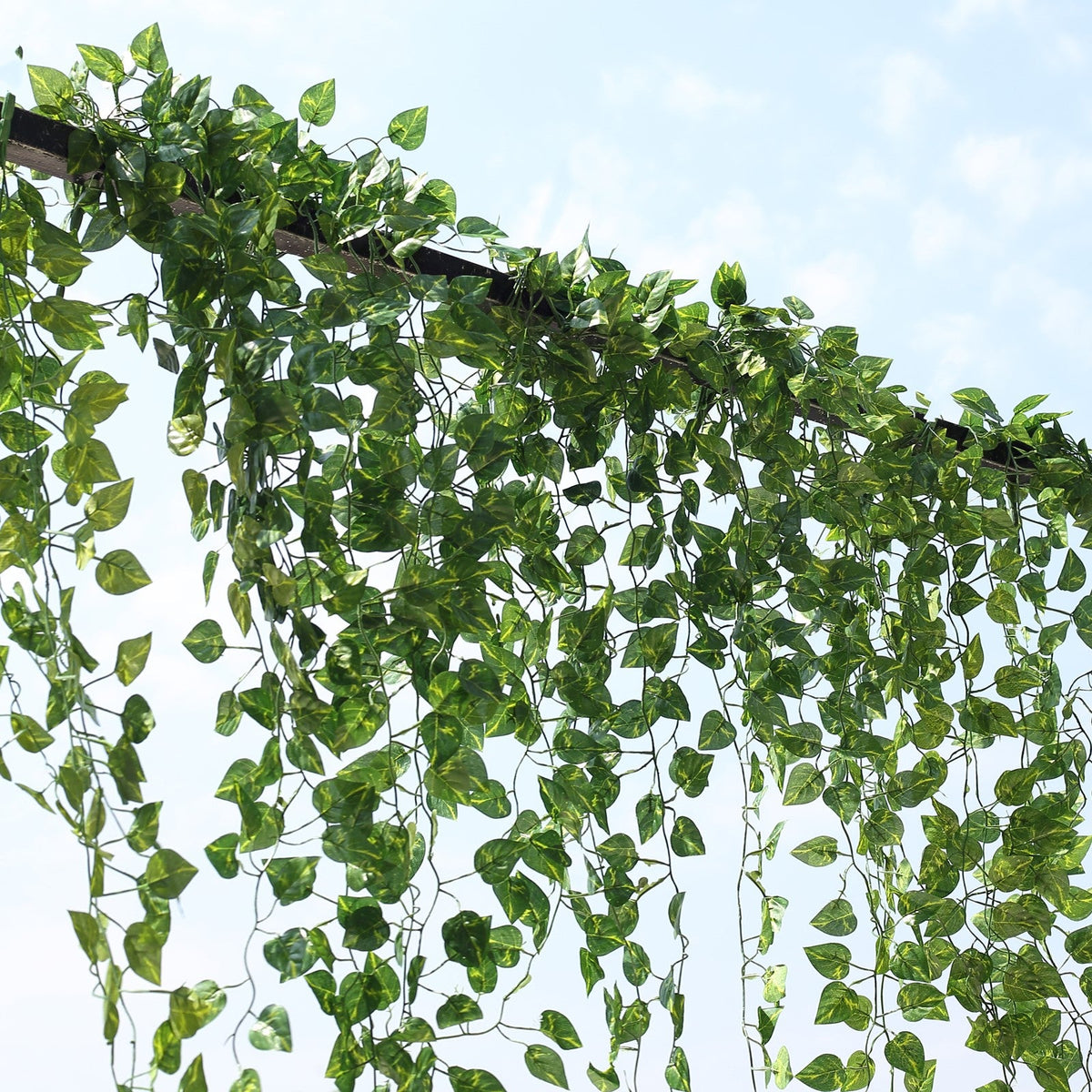 silk, artificial pothos plant, greenery garland, leaf garland, decorative vines#color_green