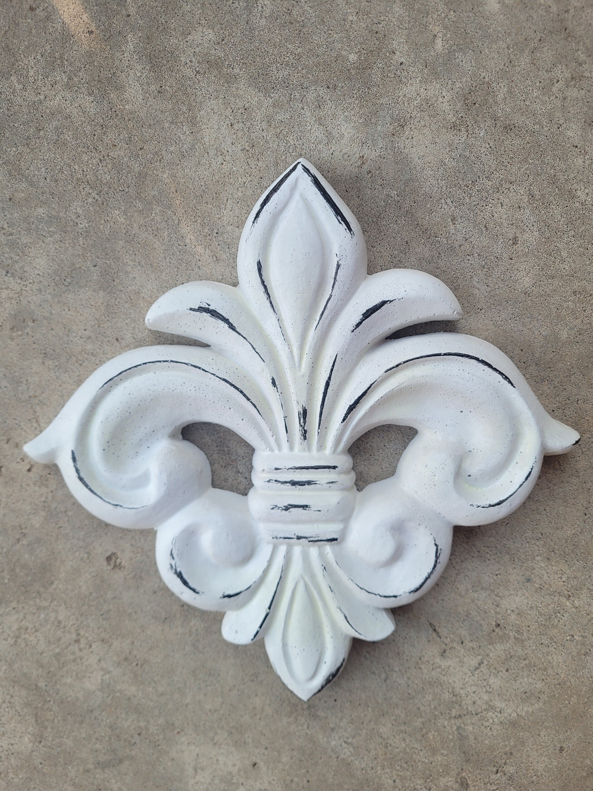 Fleur de Lis Wall plaque | PICK YOUR COLOR | Old World, Tuscan, French Country, Medieval Home Decor. Royal Queen King | FleurDeLisJunkie |
