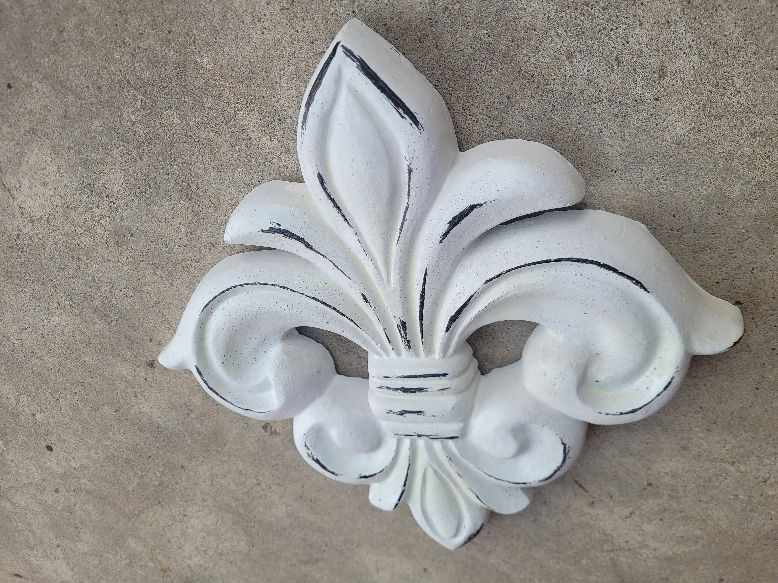 Fleur de Lis Wall plaque | PICK YOUR COLOR | Old World, Tuscan, French Country, Medieval Home Decor. Royal Queen King | FleurDeLisJunkie |