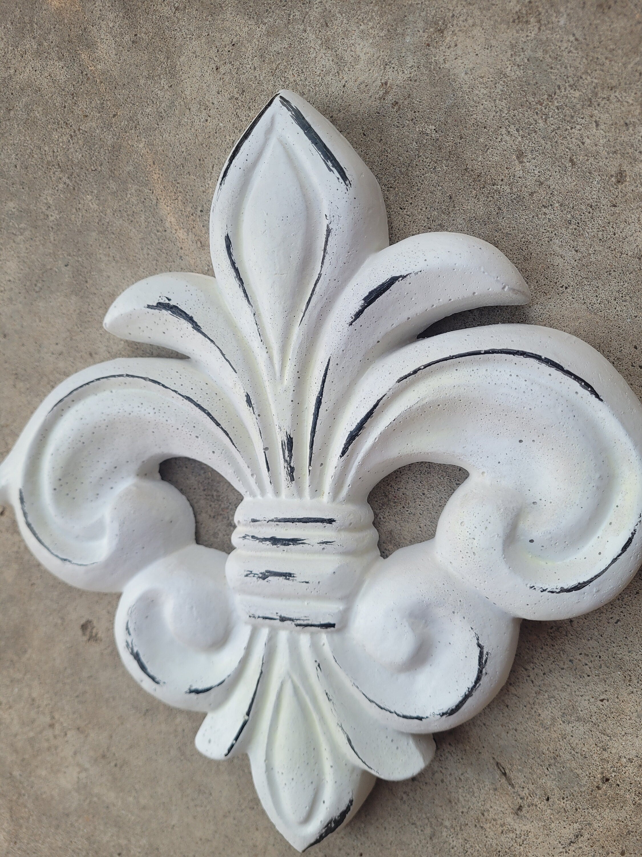 Fleur de Lis Wall plaque | PICK YOUR COLOR | Old World, Tuscan, French Country, Medieval Home Decor. Royal Queen King | FleurDeLisJunkie |