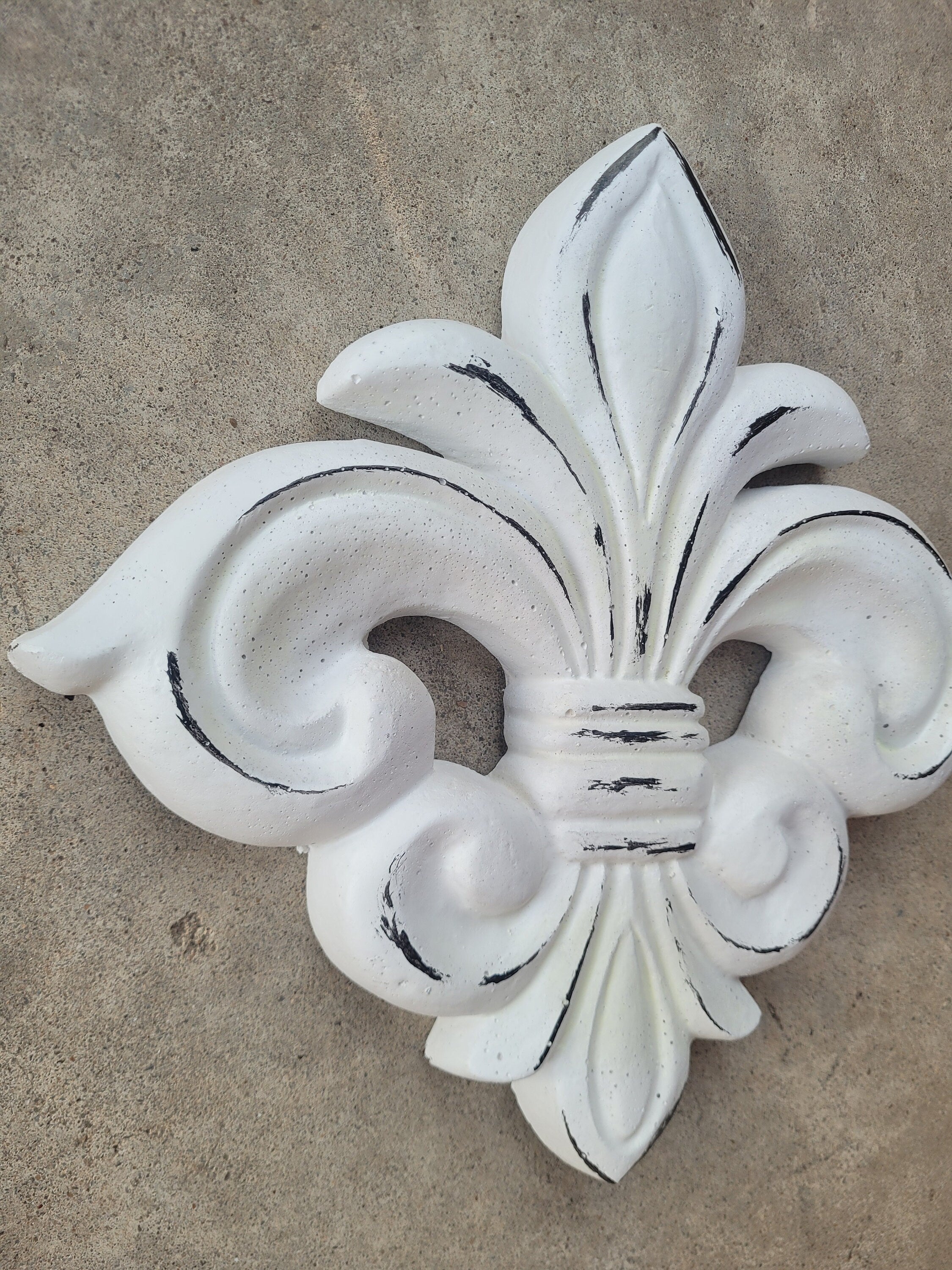 Fleur de Lis Wall plaque | PICK YOUR COLOR | Old World, Tuscan, French Country, Medieval Home Decor. Royal Queen King | FleurDeLisJunkie |