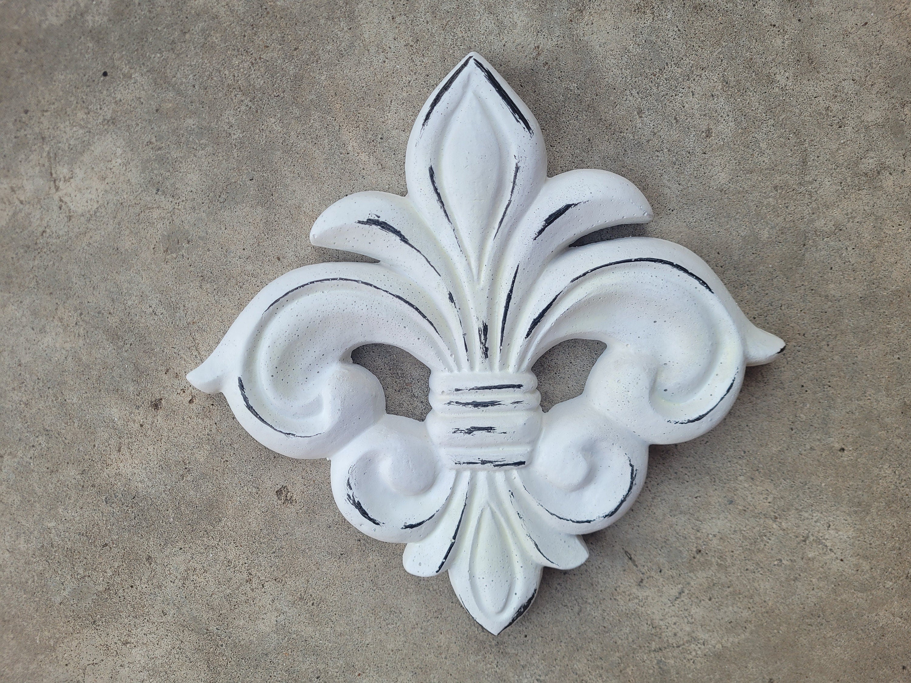 Fleur de Lis Wall plaque | PICK YOUR COLOR | Old World, Tuscan, French Country, Medieval Home Decor. Royal Queen King | FleurDeLisJunkie |